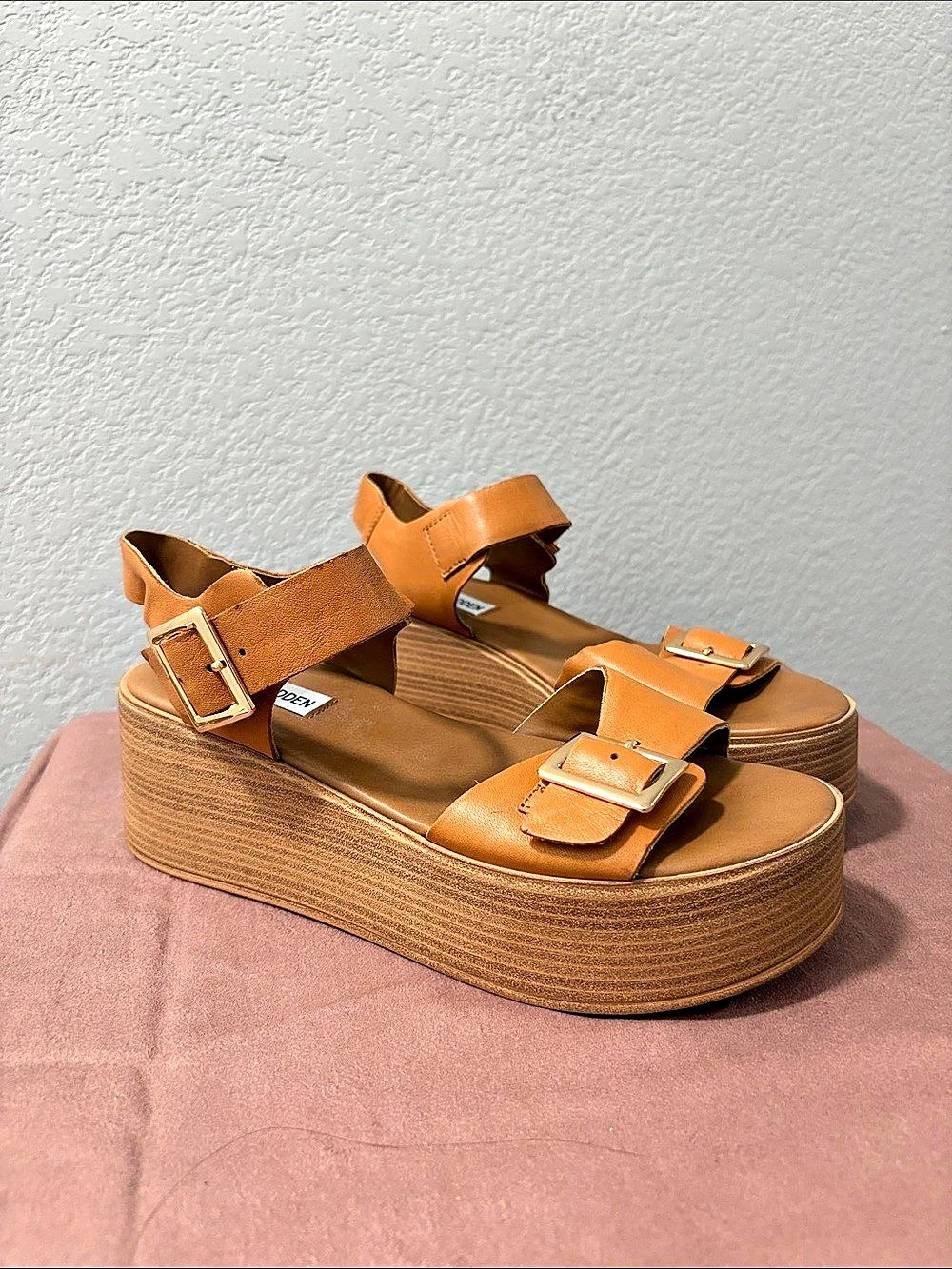 Steve Madden Tan Leather Platform Sandal **Open to offers**
